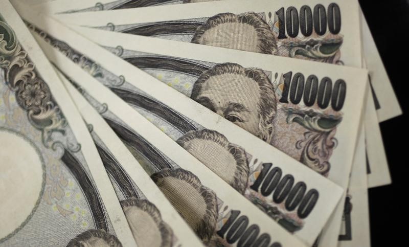 央行政策前景分歧再扩大，美元兑日元多头蓄势，待攻克近五年高点