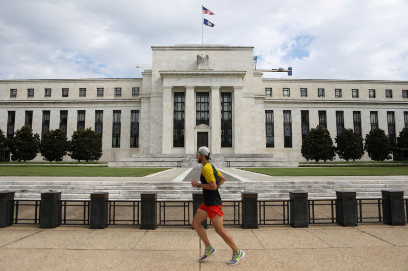 分析师预测美联储将加速紧缩，引发对市场和经济的不安
